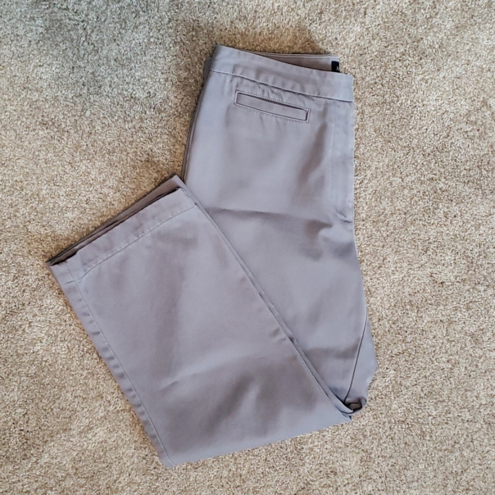 Ann Taylor Lavender Capris